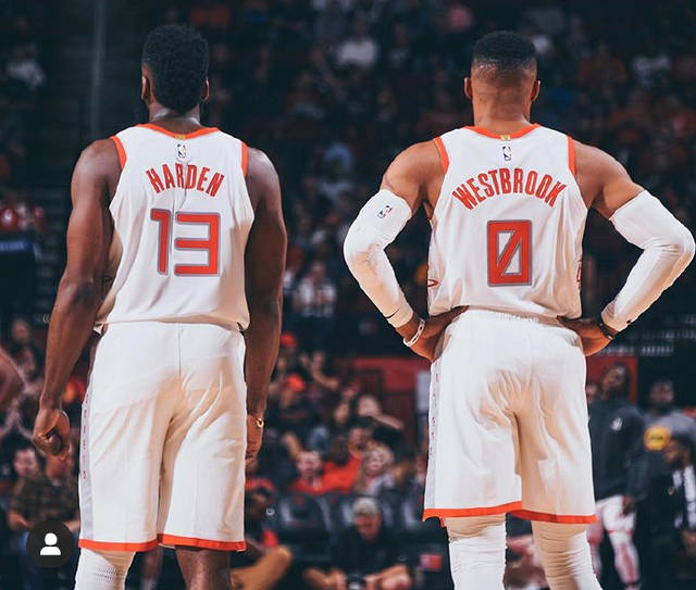 在禁区内凌 在禁区内凌